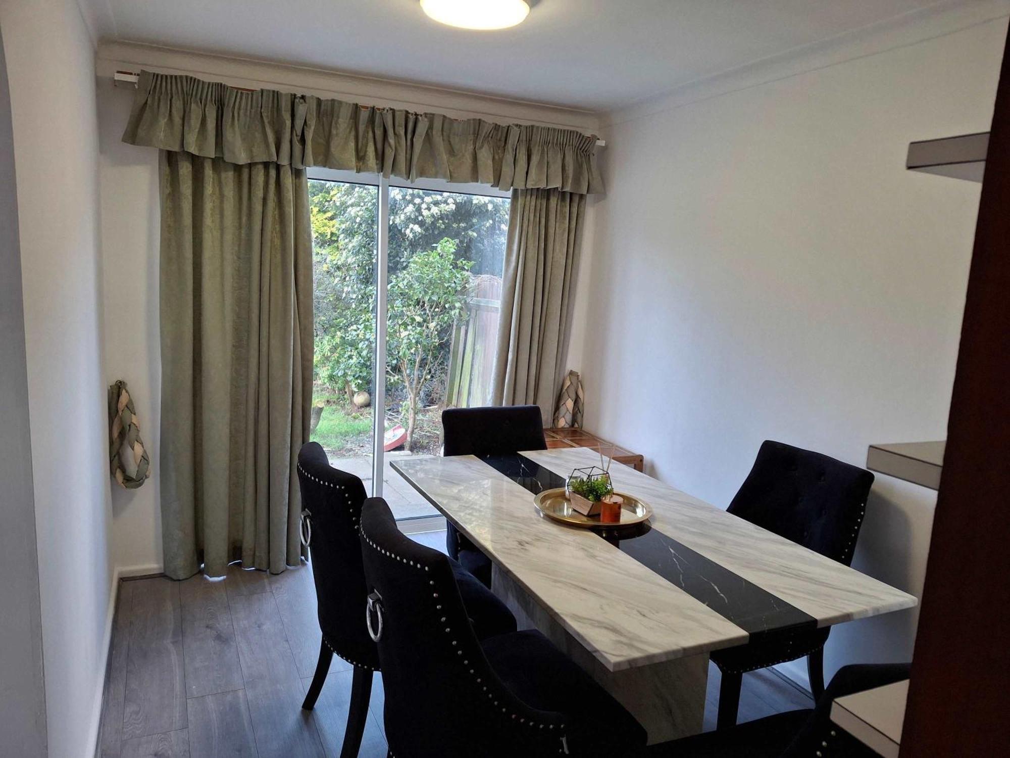 Nicely Decorated 3 Bedroom House Near Heathrow, London Staines-upon-Thames Dış mekan fotoğraf