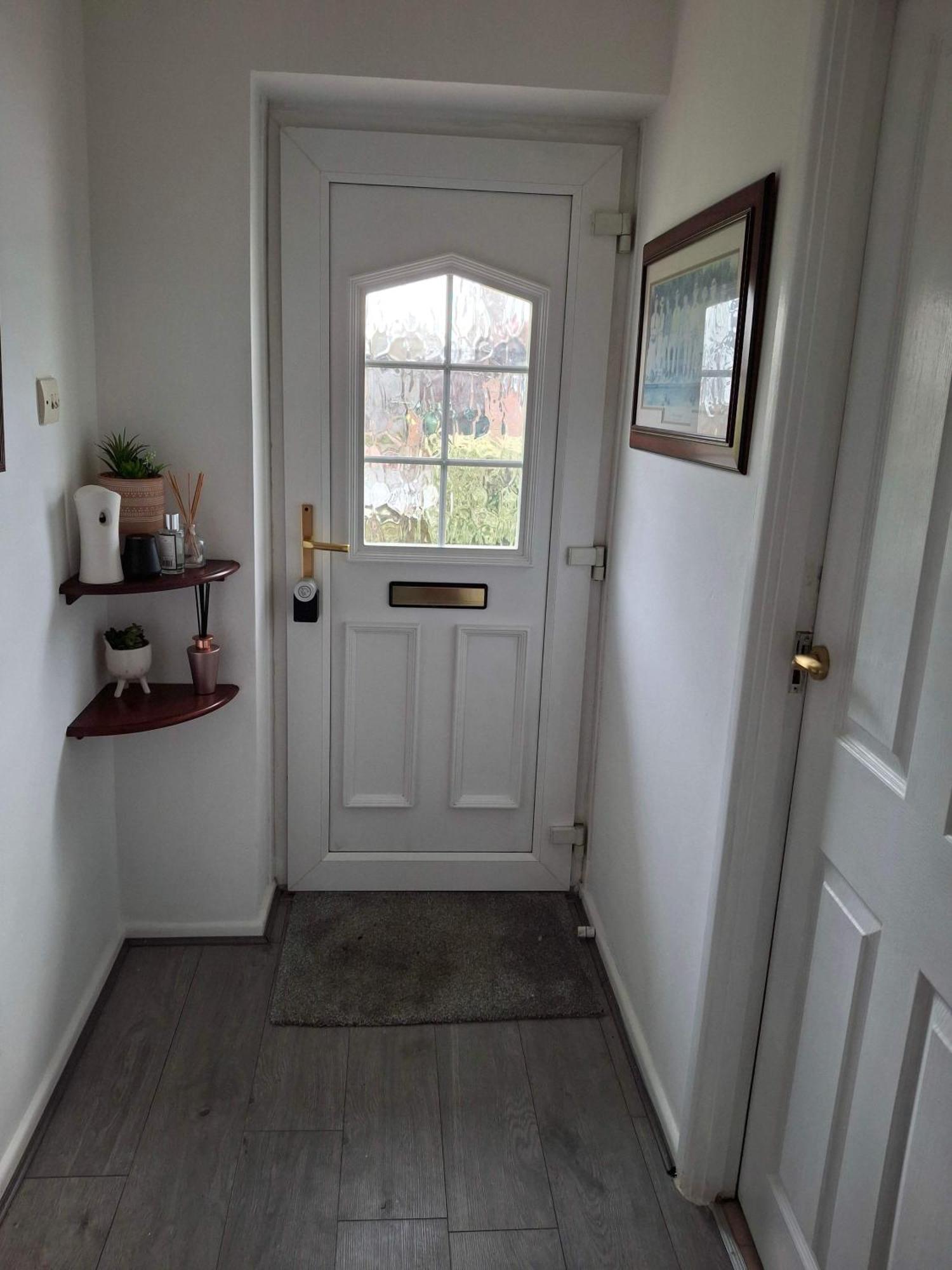 Nicely Decorated 3 Bedroom House Near Heathrow, London Staines-upon-Thames Dış mekan fotoğraf
